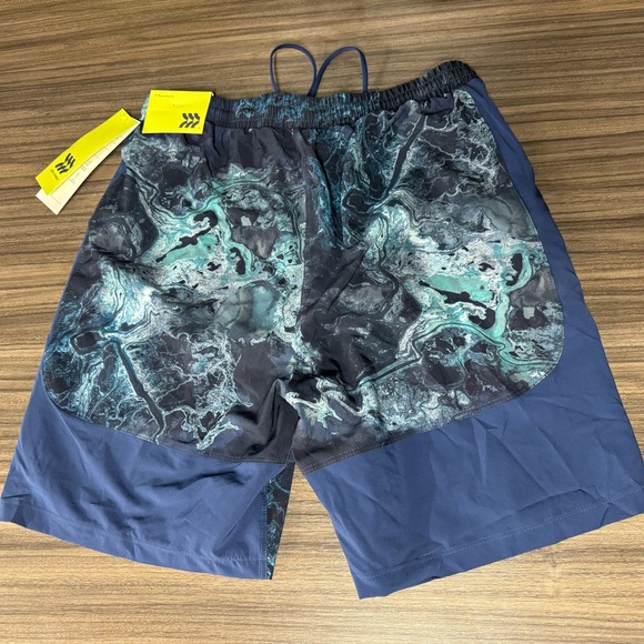 NWT men’s running shorts size small - Picture 2 of 4